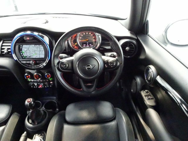 Mini Hatch 1.5 Cooper Sport Hatchback Euro AF19HXE White #4