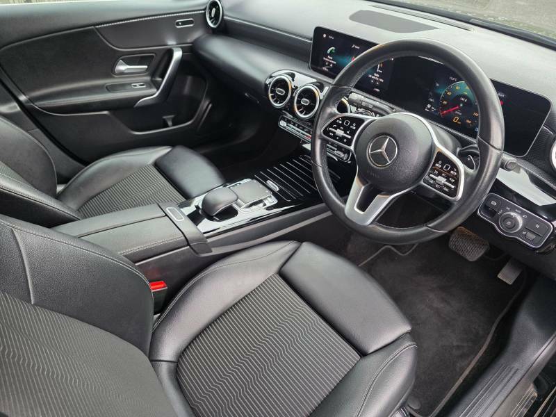 Mercedes-Benz A Class 1.5 A180d Sport Executive 7G-dct Euro 6 Ss YG68VWH Black #4