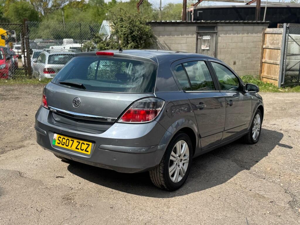 Vauxhall Astra Hatchback 1.8I 16V Elite 200707 Grey #4