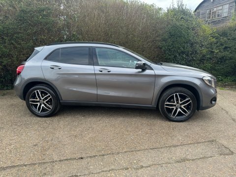 Mercedes-Benz GLA Class Gla 180 Urban LN69FWM Grey #2