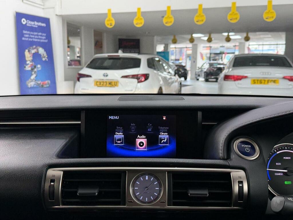 Lexus IS 2.5 300H Se E-cvt Euro 5 Ss 4Dr, YG63HKA White #4
