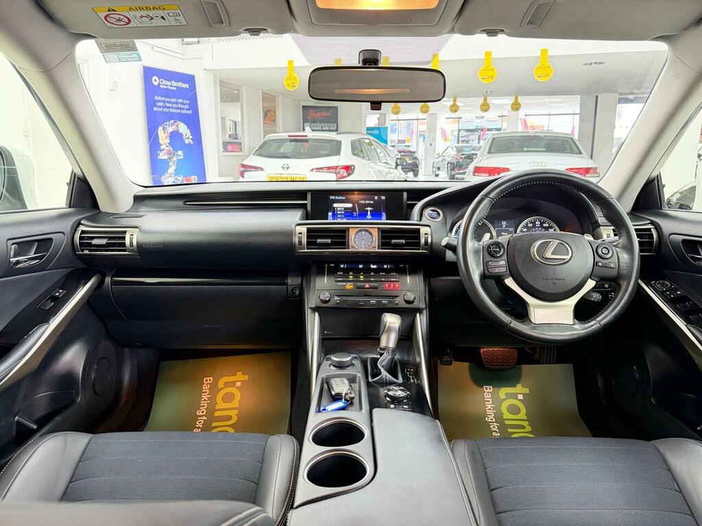 Lexus IS 2.5 300H Se E-cvt Euro 5 Ss 4Dr, YG63HKA White #2