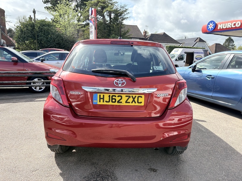 Toyota Yaris Vvt-i Tr HJ62ZXC Red #4