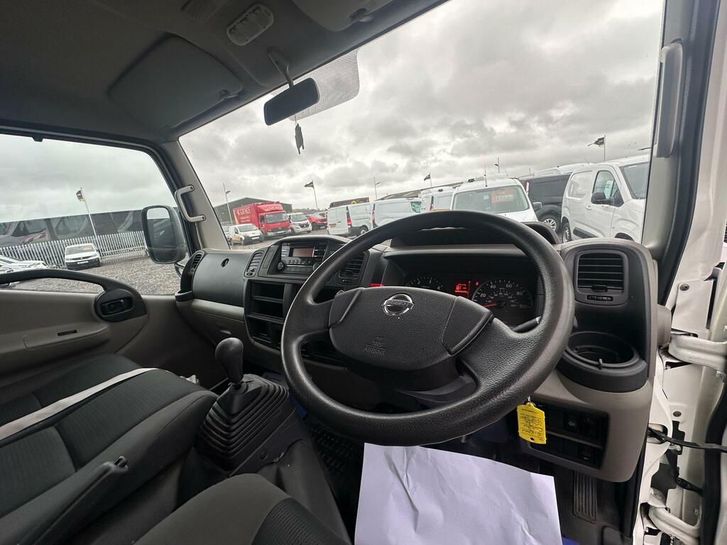 Nissan NT400 2.5L Null White #11
