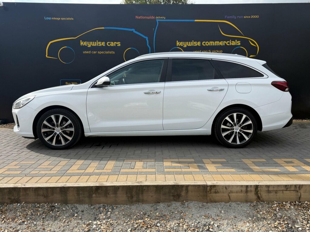 Hyundai I30 1.4 T-gdi Premium Tourer Euro 6 Ss WF67XZW White #2