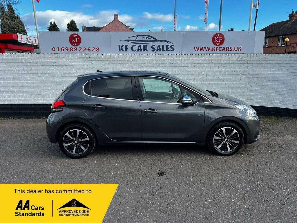 Peugeot 208 Hatchback 1.2 Puretech Tech Edition Euro 6 Ss 5 Grey
