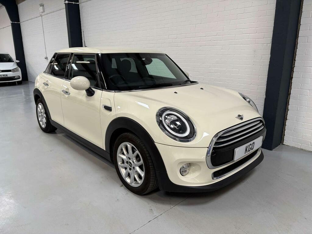 Mini Hatch Hatchback 1.5 Cooper D Euro 6 Ss 201818 White