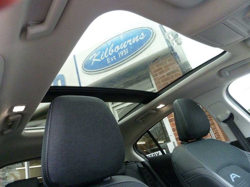 Ford Focus 1.5T Ecoboost Active X Euro 6 Ss AK69TLN White #2