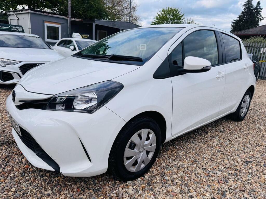 Toyota Vitz Petrol White #4