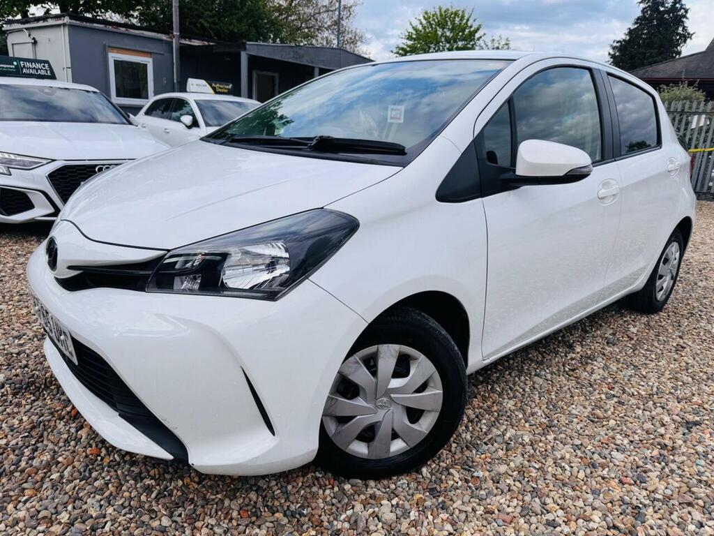 Toyota Vitz Petrol White #2