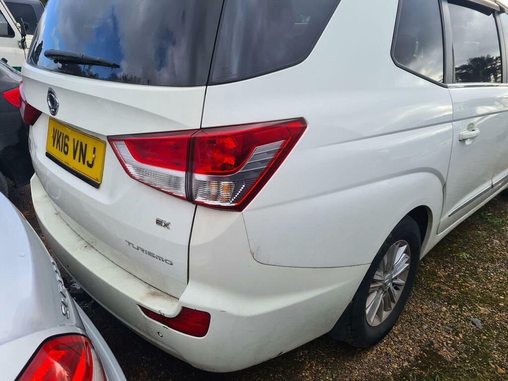 SsangYong Turismo 2.2D Ex Euro 6 White #6