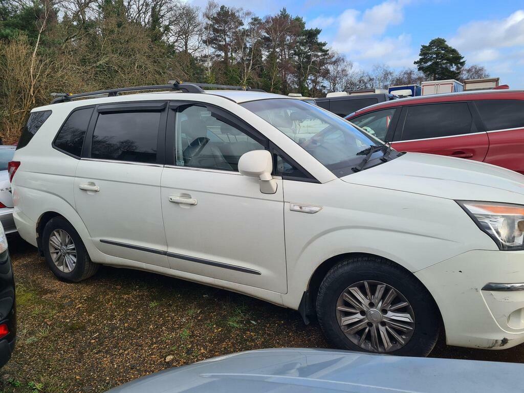 SsangYong Turismo 2.2D Ex Euro 6 White