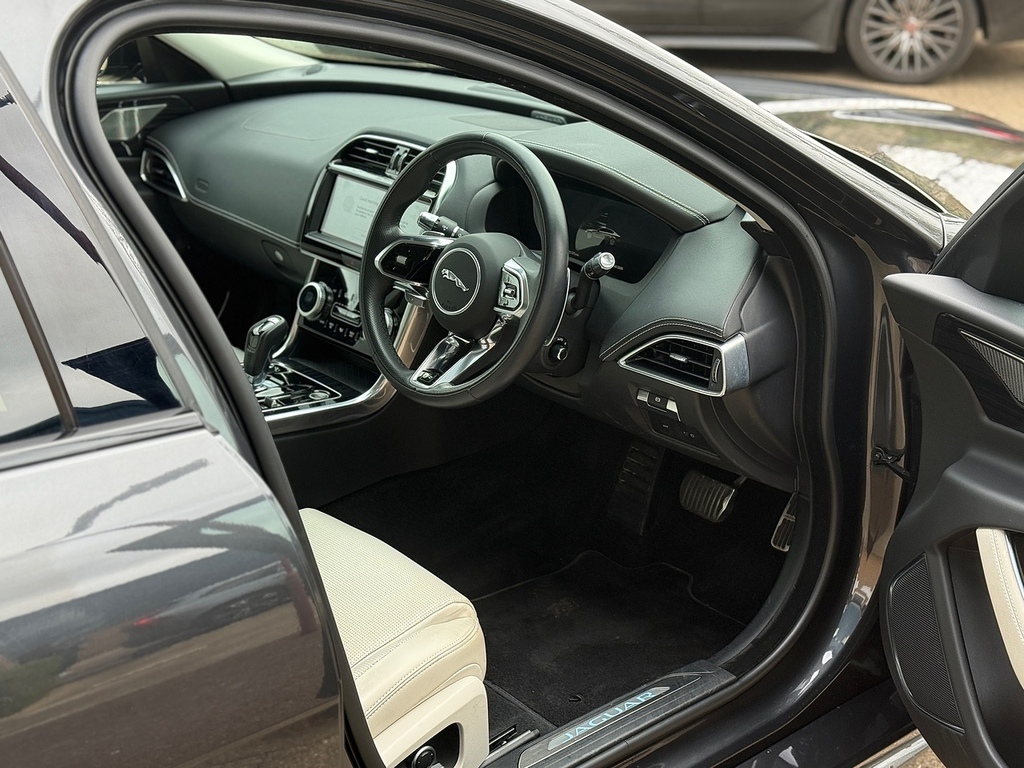 Jaguar XE P300i R-dynamic Hse U5372 Ulez Grey #2