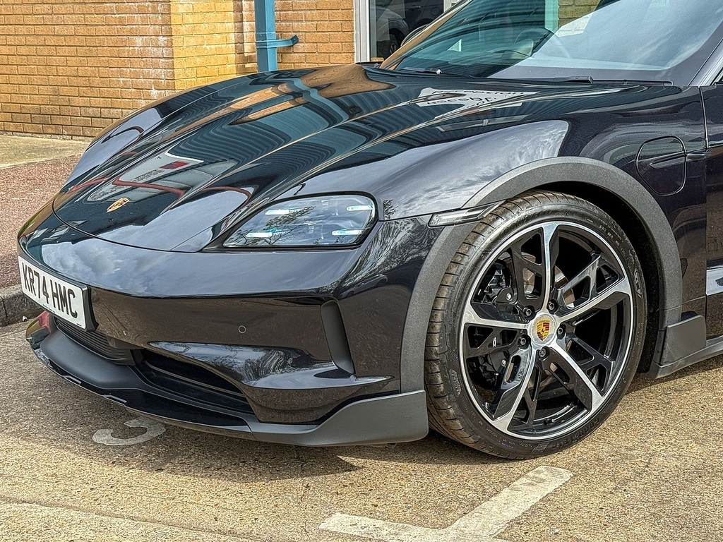 Porsche Taycan Performance Plus 4S U5374 Ulez KR74HMC Black #2