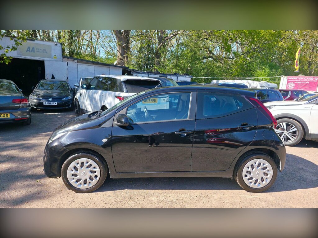 Toyota Aygo 1.0 Vvt-i X-play Euro 6 NU69HOA Black #4