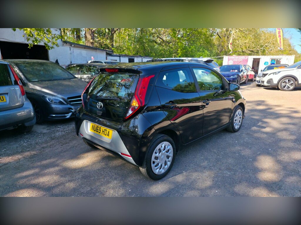 Toyota Aygo 1.0 Vvt-i X-play Euro 6 NU69HOA Black #2