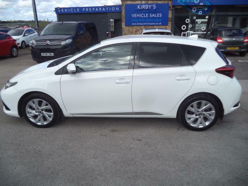 Toyota Auris 1.2 Vvt-i Design Euro 6 S S White #4