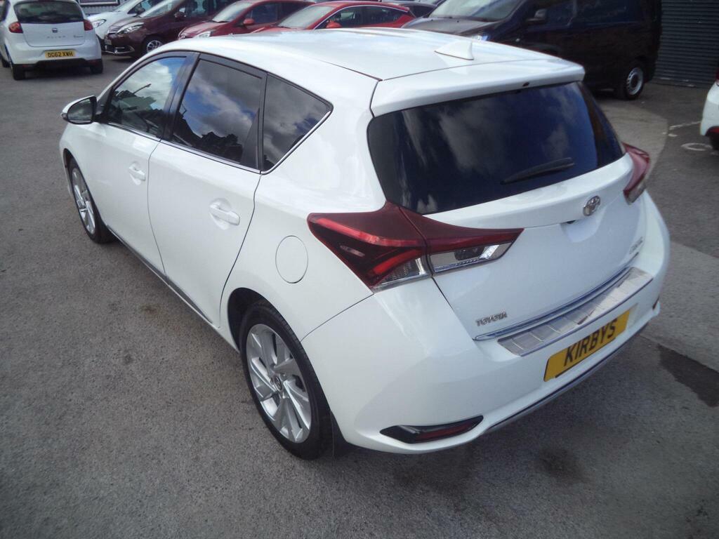 Toyota Auris 1.2 Vvt-i Design Euro 6 S S White #5