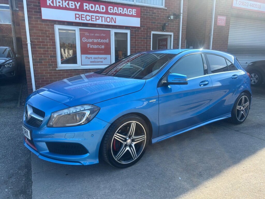 Mercedes-Benz A Class 2.0 A250 Blueefficiency Engineered By Amg 7G-dct E Blue