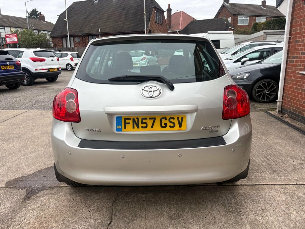 Toyota Auris 1.6 Vvt-i T Spirit Silver #4
