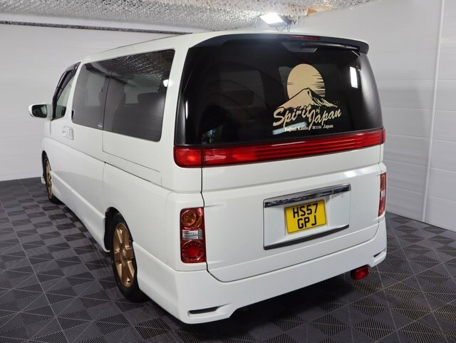 Nissan Elgrand Conversion 2.4 White #6