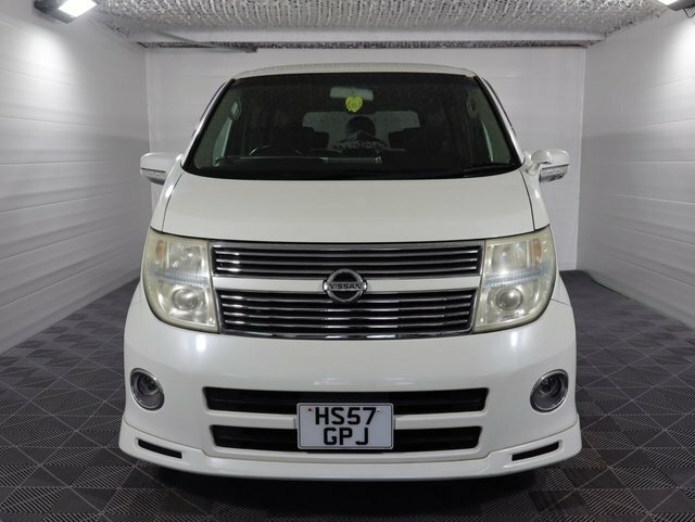 Nissan Elgrand Conversion 2.4 White #2