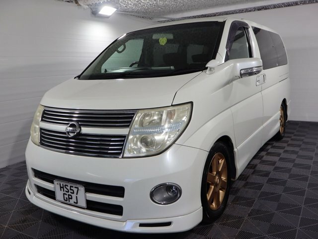 Nissan Elgrand Conversion 2.4 White #3