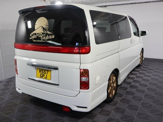 Nissan Elgrand Conversion 2.4 White #5