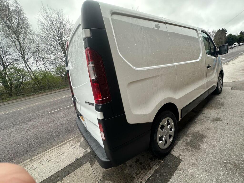 Renault Trafic Panel Van 2.0 Dci Blue Sl28 Business L1 H1 Euro 6 FY72TGV White #4