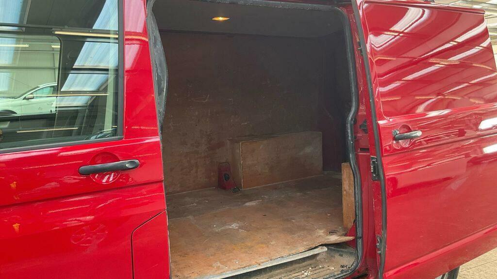 Volkswagen Transporter Panel Van 2.0 Tdi T26 Bluemotion Tech Startline Fw BL68URH Red #4