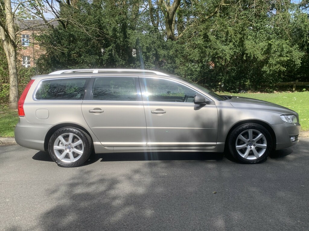 Volvo V70 2.0 Se Lux D4 Gold #2