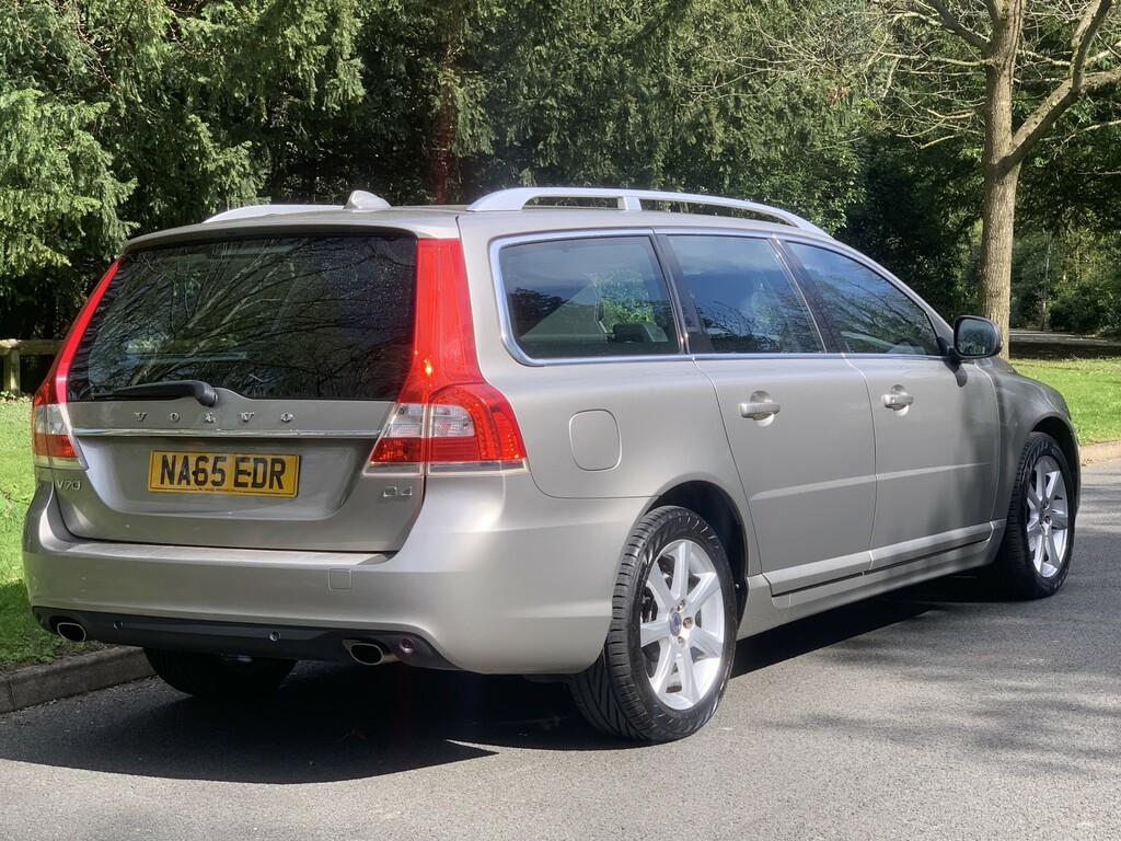 Volvo V70 2.0 Se Lux D4 Gold #3