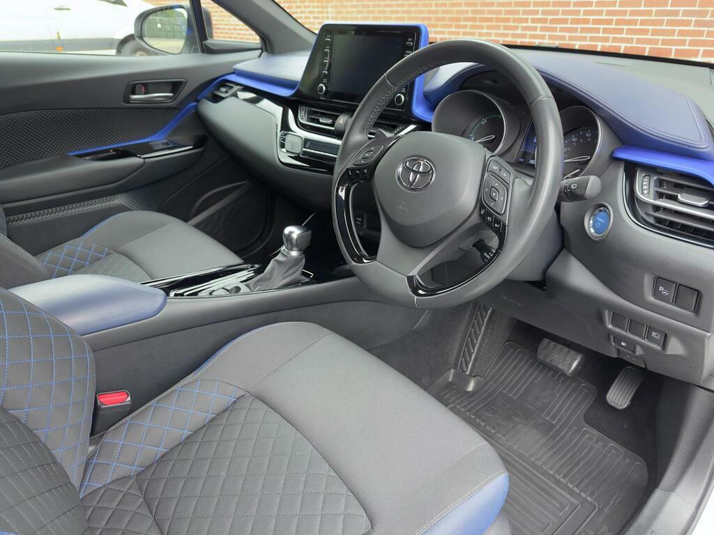 Toyota C-Hr 2.0 Vvt-h Dynamic Cvt Euro 6 S S  #3