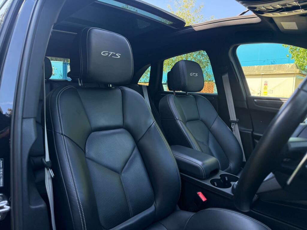 Porsche Macan Gts Black #3