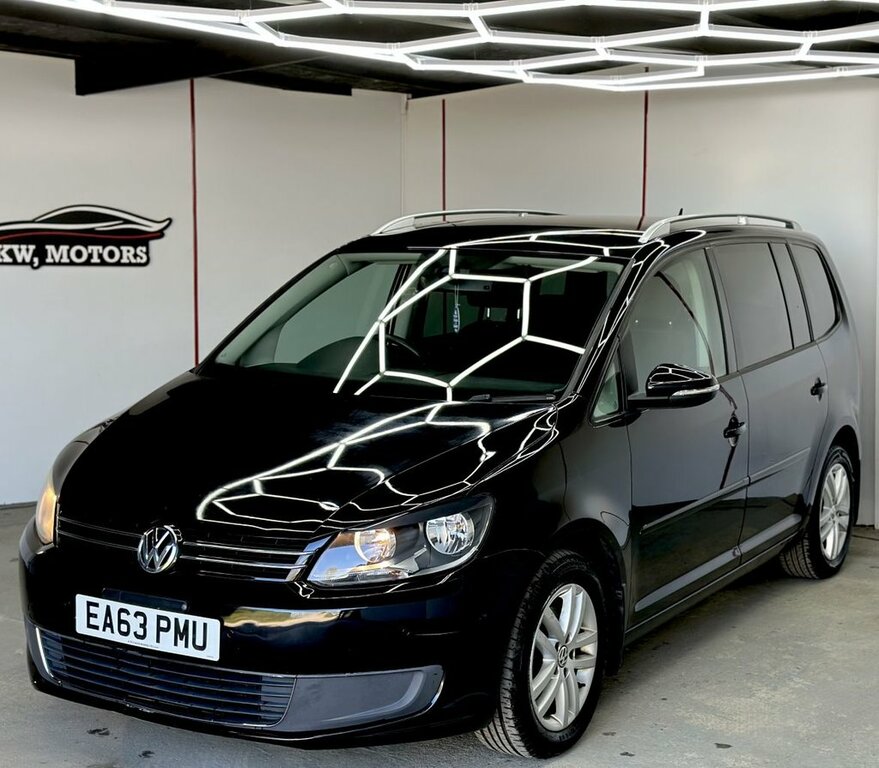 Volkswagen Touran 1L Se Black #4