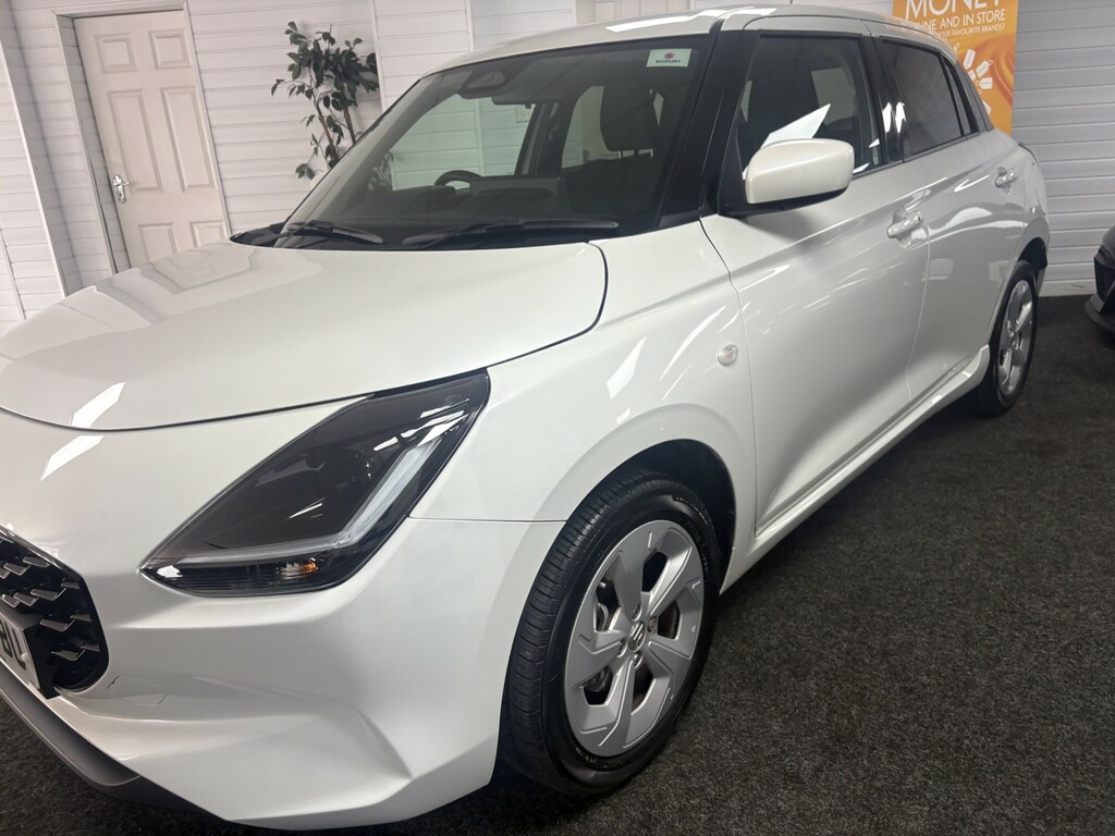 Suzuki Swift Hatchback 1.2 Mhev Motion YW25FBU White #4