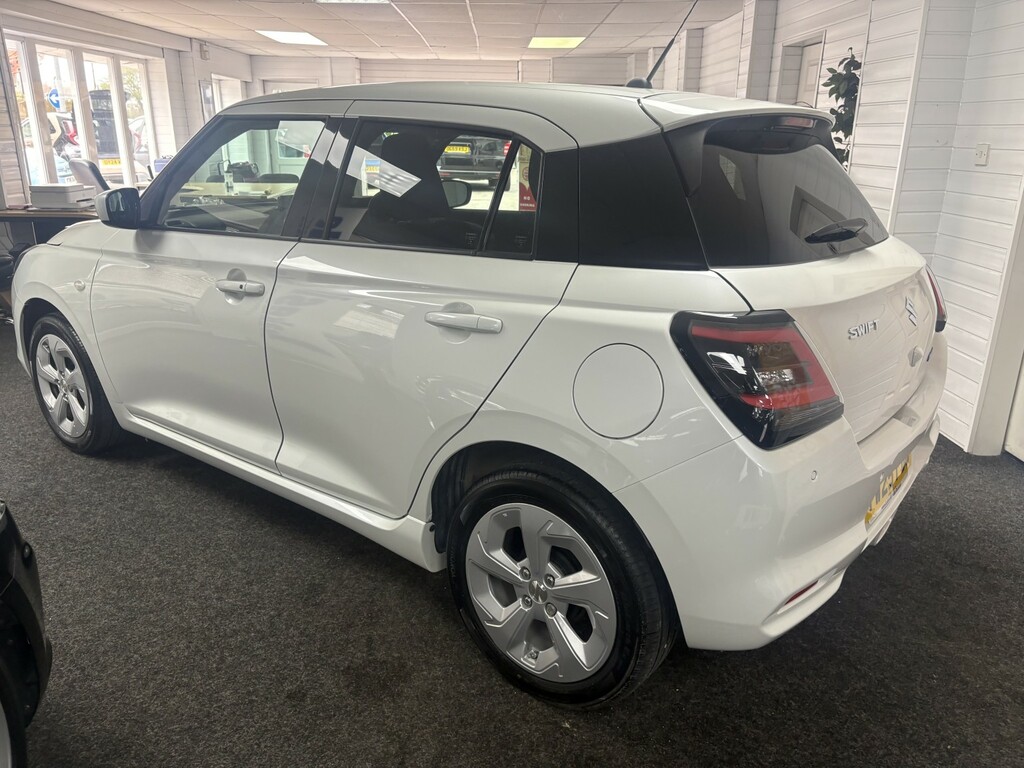 Suzuki Swift Hatchback 1.2 Mhev Motion YW25FBU White #5