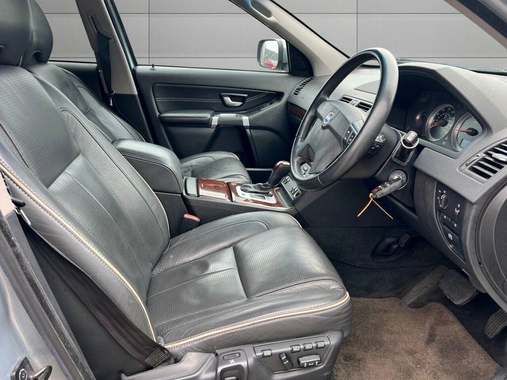 Volvo XC90 3.2L Executive YY59NLV Silver #3