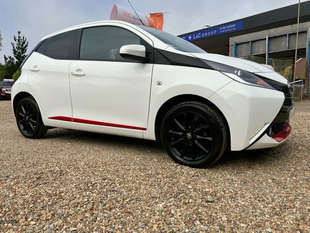 Toyota Aygo 1.0 Vvt-i X-press SG67WMV White #4