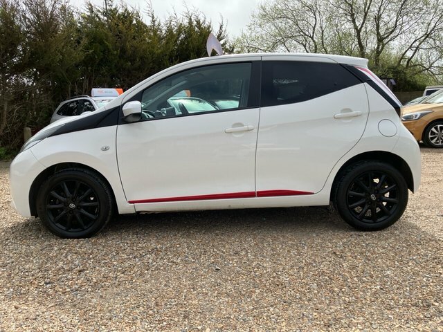 Toyota Aygo 1.0 Vvt-i X-press SG67WMV White #5