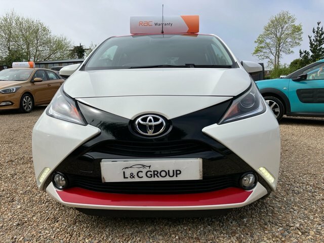 Toyota Aygo 1.0 Vvt-i X-press SG67WMV White #3