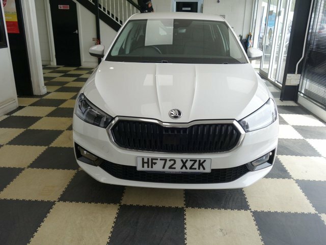 Skoda Fabia Tsi Se Comfort Hatchback HF72XZK White #2