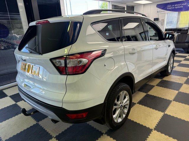 Ford Kuga Tdci Titanium Suv CX17XBY White #5