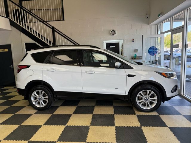 Ford Kuga Tdci Titanium Suv CX17XBY White #4