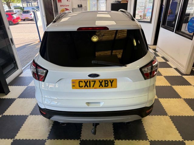 Ford Kuga Tdci Titanium Suv CX17XBY White #6