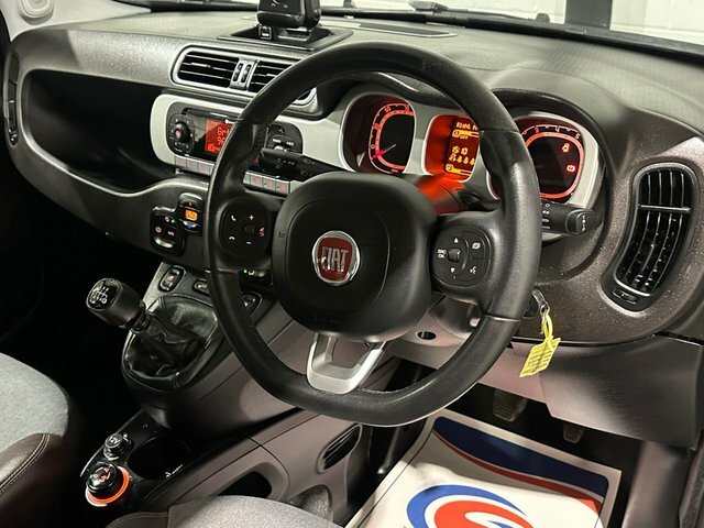 Fiat Panda 0.9 Twinair Cross Hatchback Euro Black