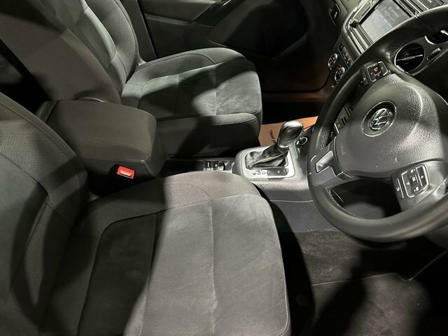 Volkswagen Tiguan 2.0 Tdi Bluemotion Tech Match Edition Suv Dies Black #5