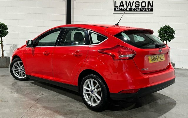 Ford Focus 1.0T Ecoboost Zetec Hatchback Eu Red #4