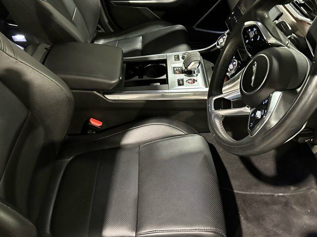Jaguar XF 2.0 D200 Mhev S Saloon Euro 6 S S Blue #6