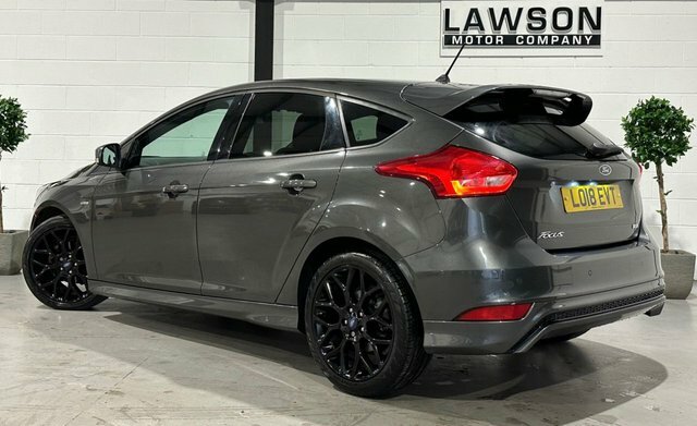 Ford Focus 1.0T Ecoboost St-line Hatchback Grey #4